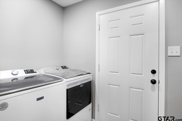 800 Neches Dr, Tyler, TX 75702 - washroom featuring washer and dryer