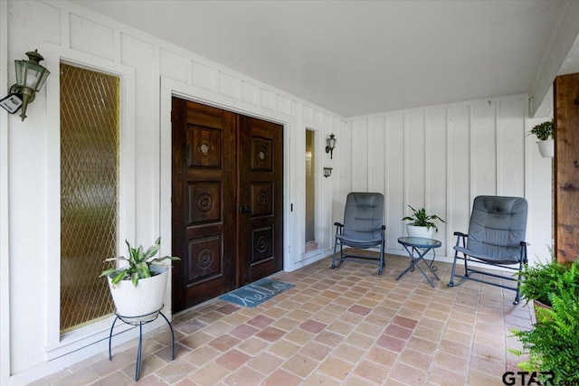 800 Neches Dr, Tyler, TX 75702 - property entrance with board and batten siding