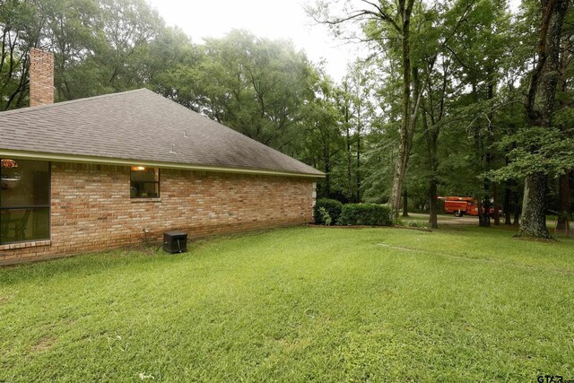 414 Winding Ln, Mount Vernon, TX 75457 - view of green lawn