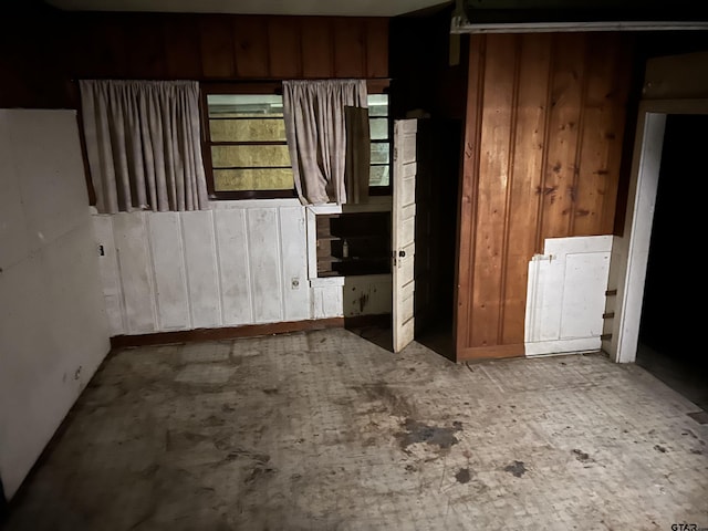 524 E San Antonio St, Alto, TX 75925 - empty room with wooden walls