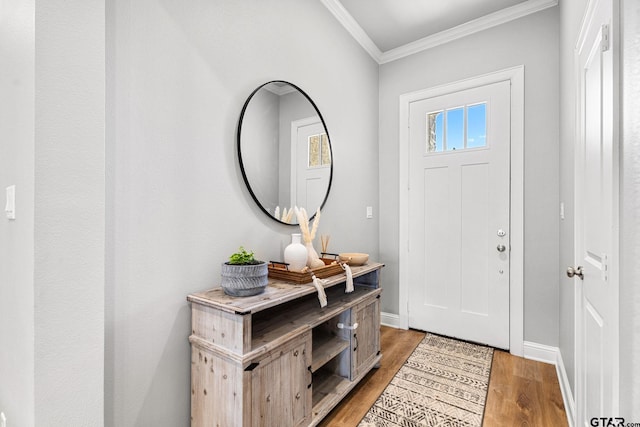 10071 Dayspring, Flint, TX 75762 - entryway featuring ornamental molding and light wood-style flooring