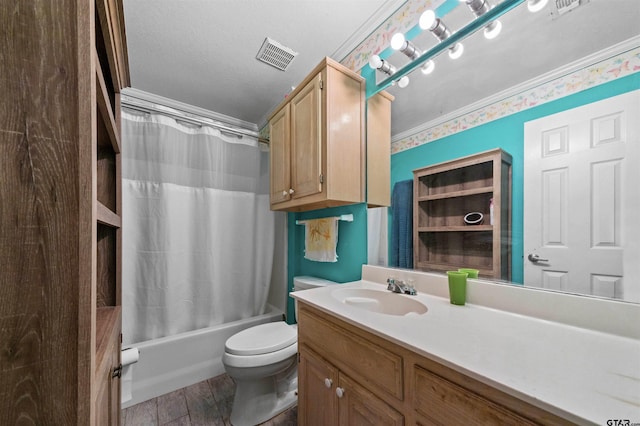 full bathroom featuring toilet, hardwood / wood-style floors, a textured ceiling, ornamental molding, and shower / bathtub combination with curtain