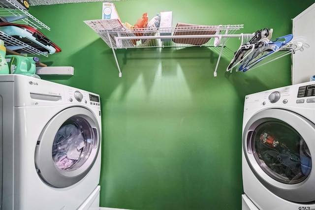 10236 County Road 2253, Tyler, TX 75707 - washroom featuring washer / dryer