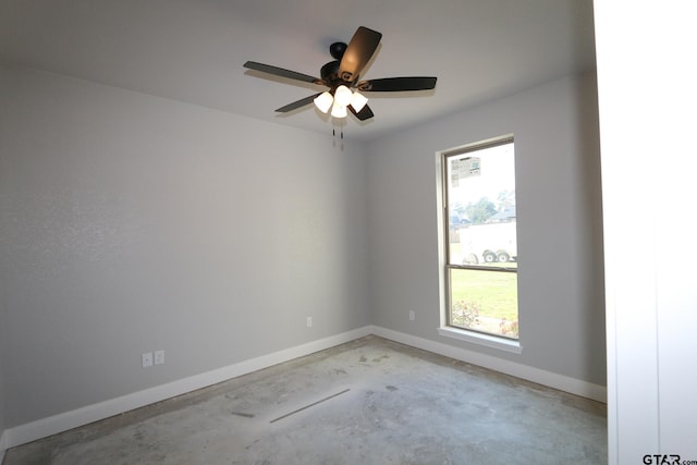 empty room with ceiling fan