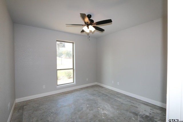 empty room with ceiling fan