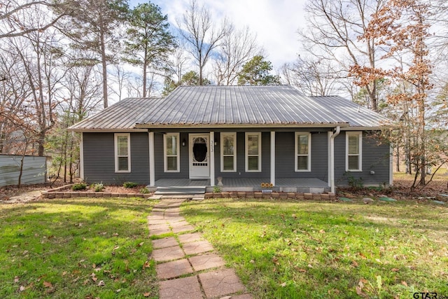 view of front of house featuring a porch and a front yard