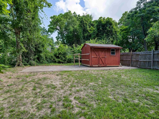 501 S Railroad St, Troup, TX 75789 - view of yard featuring a storage unit