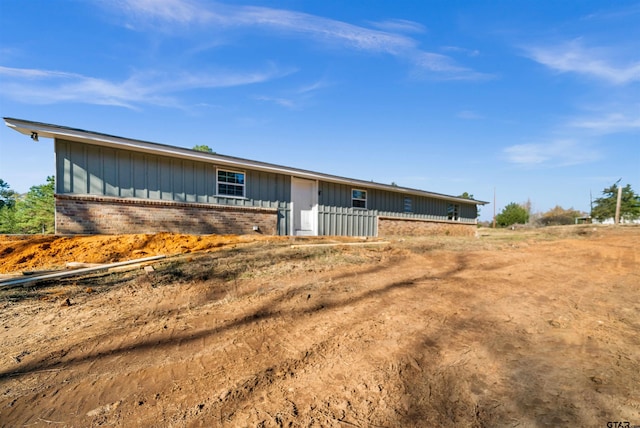 view of single story home