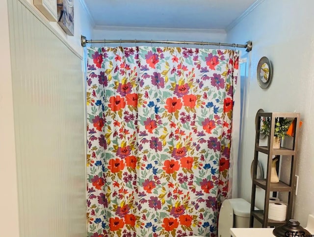102 Indianola Rd, Chandler, TX 75758 - bathroom with ornamental molding and curtained shower