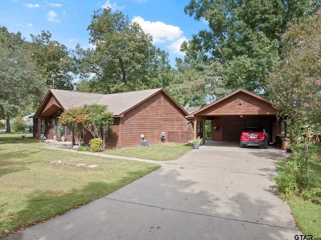 view of front facade featuring a front yard