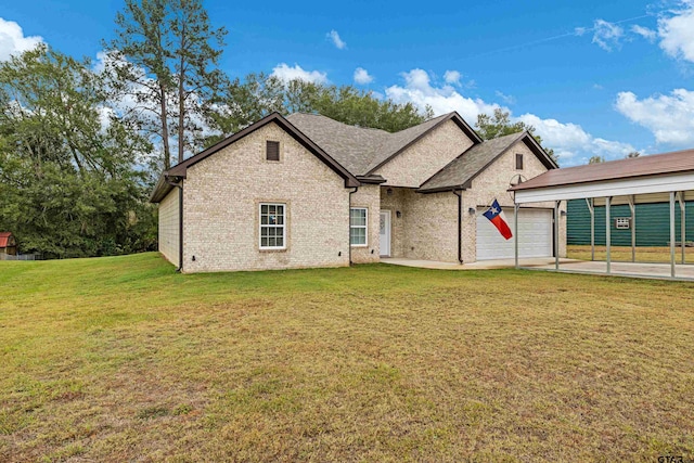 view of front of property featuring a front lawn, a garage, and a carport