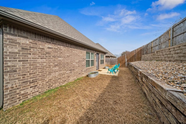 view of yard featuring a patio