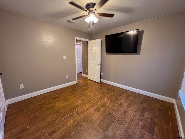 unfurnished bedroom with ceiling fan