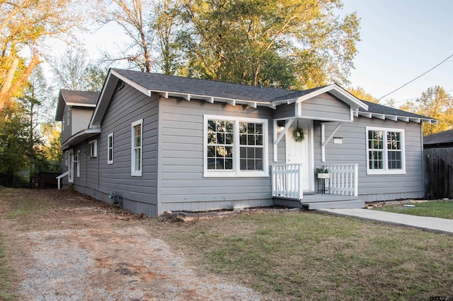 view of front of house with a front lawn