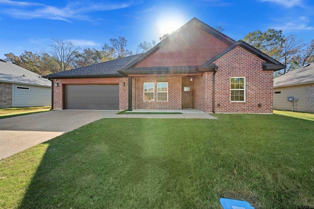 view of front facade featuring a front yard and a garage