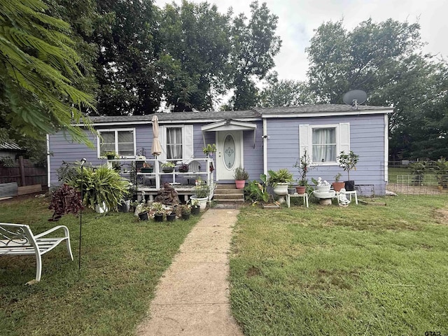 909 W Arizona St, Mount Pleasant, TX 75455 - photo 1