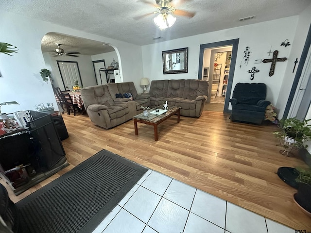 909 W Arizona St, Mount Pleasant, TX 75455 - photo 2