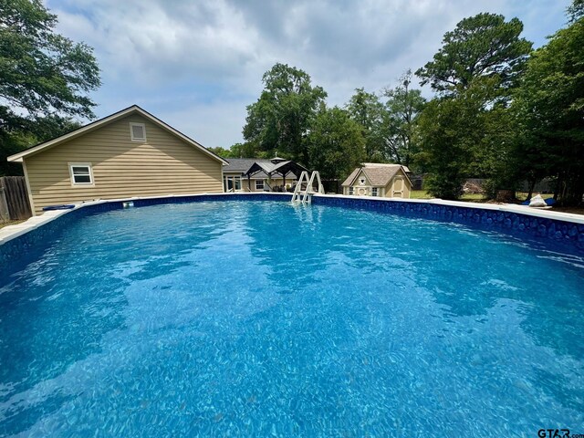 606 Glazner St, Hawkins, TX 75765 - view of swimming pool