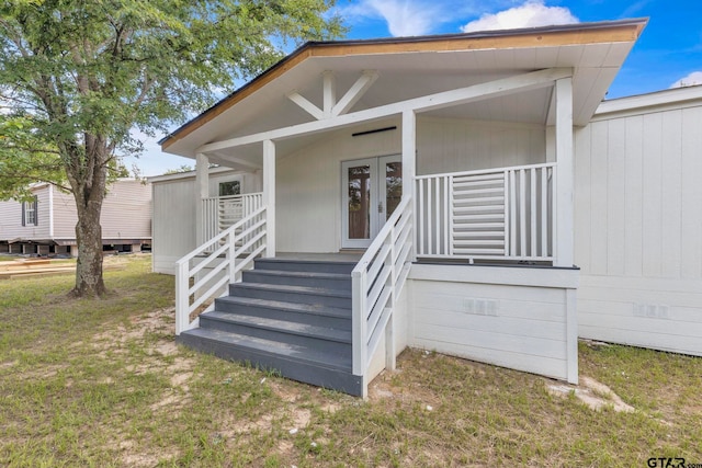441 N Hill, Tyler, TX 75706 - property entrance with covered porch and crawl space