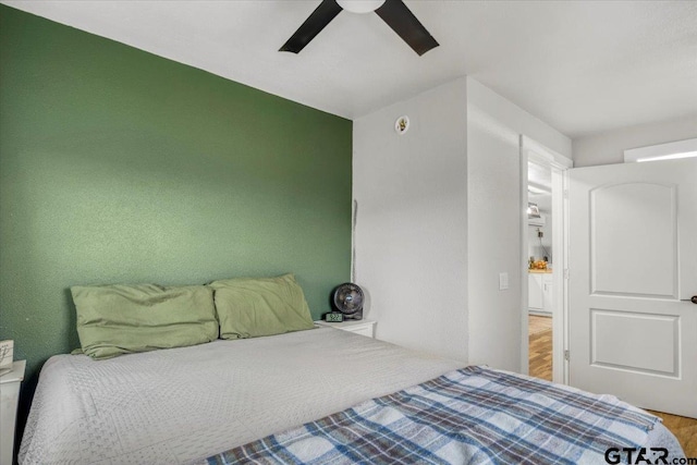 bedroom with ceiling fan