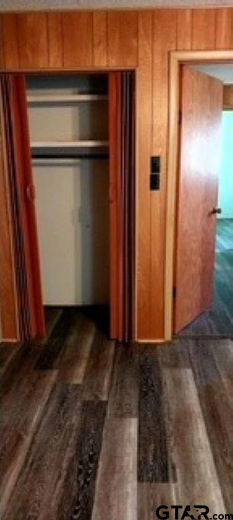 307 Lowry St, Arp, TX 75750 - view of closet