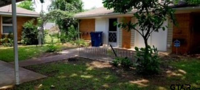 307 Lowry St, Arp, TX 75750 - view of front facade