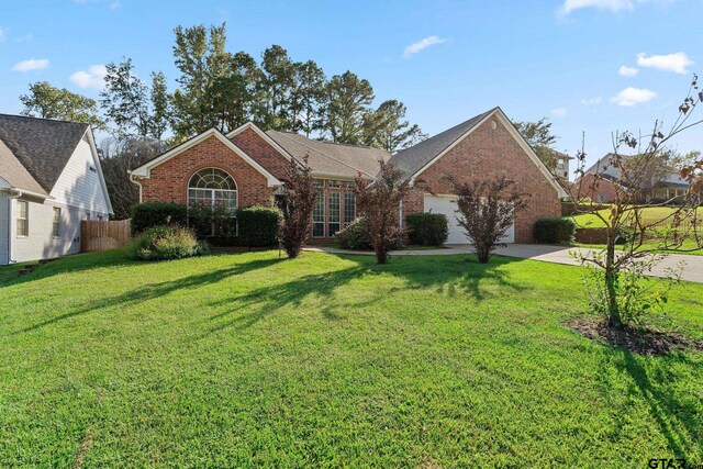 307 Robinwood Ln, Whitehouse, TX 75791 - photo 1