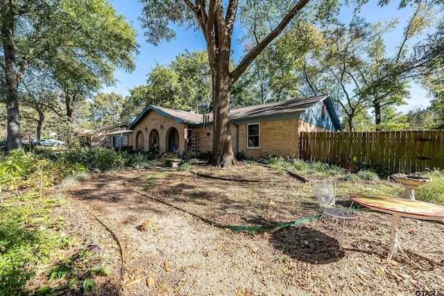 view of front of property