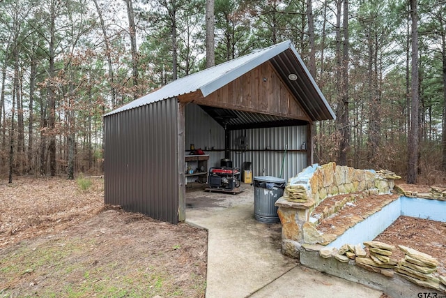 view of outbuilding