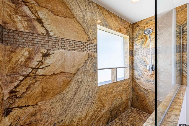 2056 Balsam Gap, Tyler, TX 75703 - bathroom with a tile shower