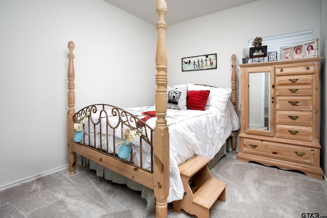 bedroom featuring carpet floors