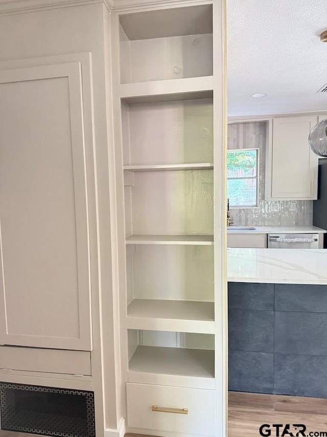 1113 Swanson Dr, Palestine, TX 75801 - closet with a sink
