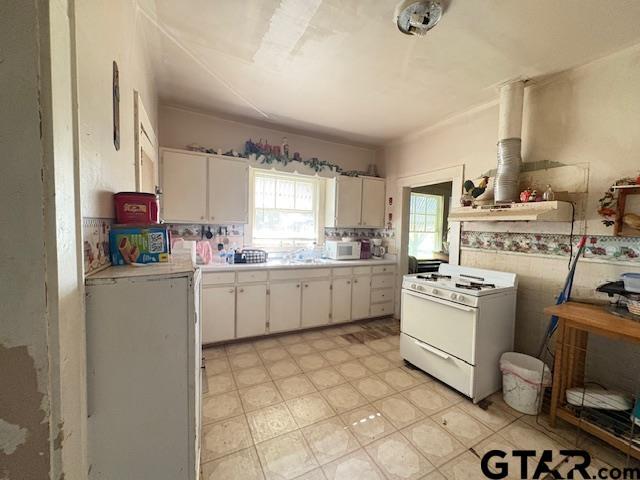 201 W Daingerfield St, Omaha, TX 75571 - photo 8
