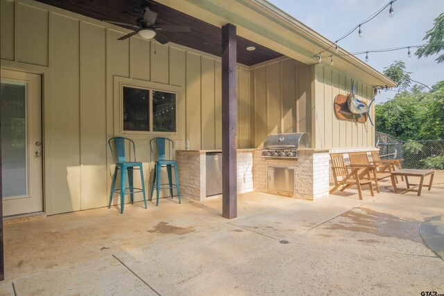 17294 Hidden Valley Ln, Flint, TX 75762 - view of patio / terrace with an outdoor kitchen, grilling area, and a ceiling fan