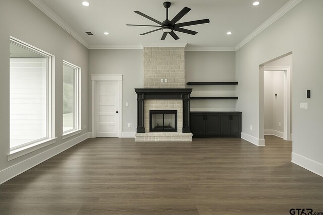 1057 Stagecoach Bnd, Bullard, TX 75757 - kitchen featuring a kitchen island, crown molding, light brown cabinets, baseboards, and open shelves