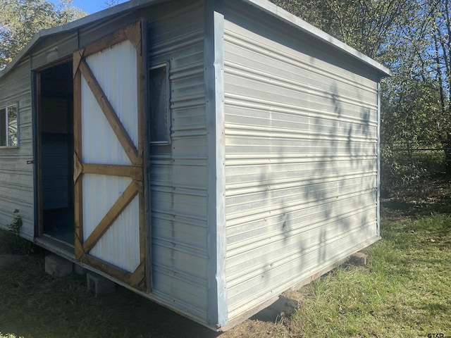 view of outdoor structure