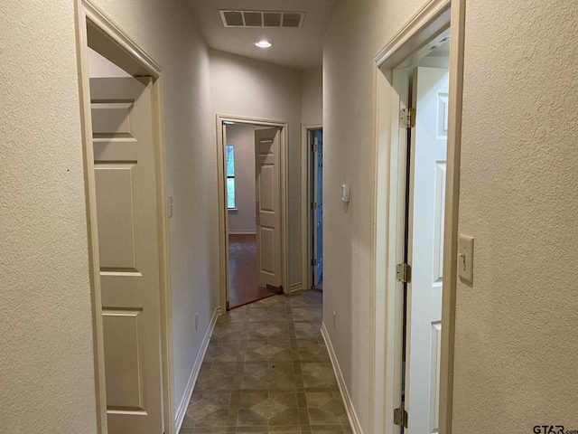 5304 Cedar Creek Dr, Kemp, TX 75143 - hall featuring a textured wall and baseboards