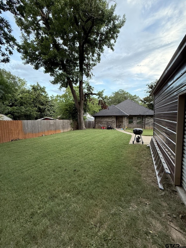 402 E Mims St, Tyler, TX 75702 - view of fenced backyard
