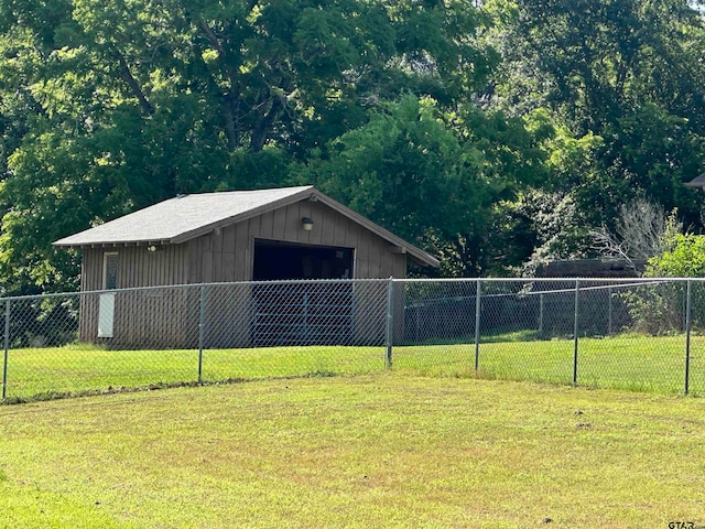 exterior space featuring a yard