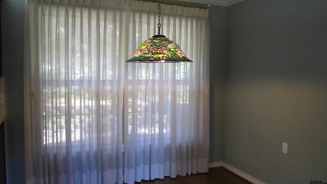 room details featuring ornamental molding