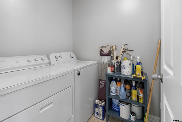 104 E Cedar St, Tyler, TX 75702 - laundry room featuring independent washer and dryer