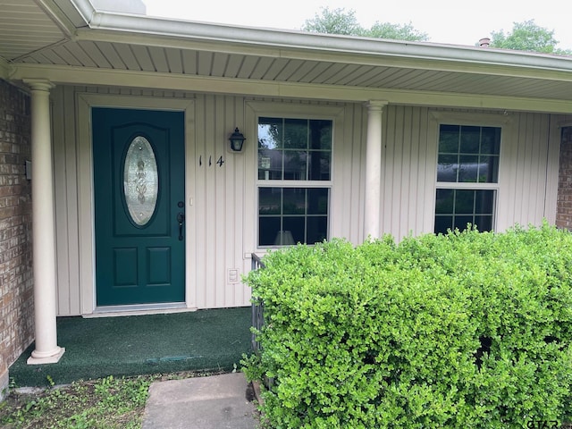 114 Briar Ln, Crockett, TX 75835 - property entrance featuring board and batten siding and a porch