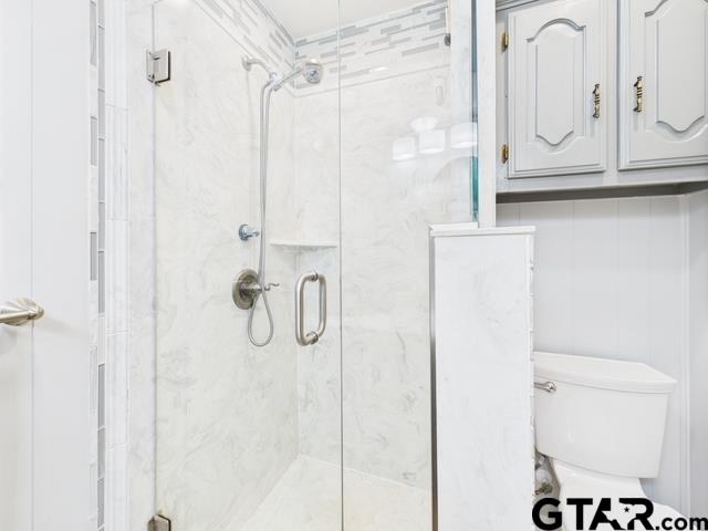 14227 Melody Ln, Malakoff, TX 75148 - full bath featuring toilet and a stall shower