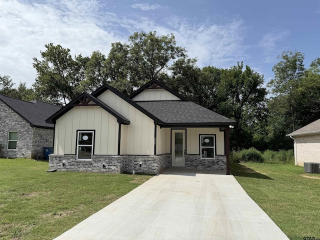 300 Roden Ave, Gladewater, TX 75647 - photo 1