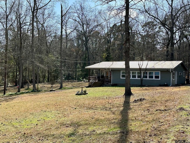 view of front of house with a front yard