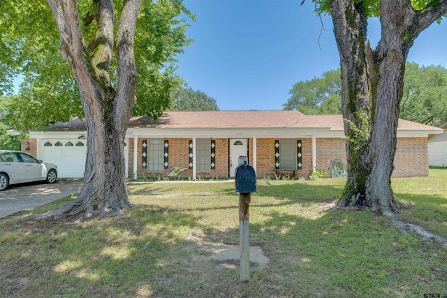 116 Linden Dr, Palestine, TX 75803 - photo 1