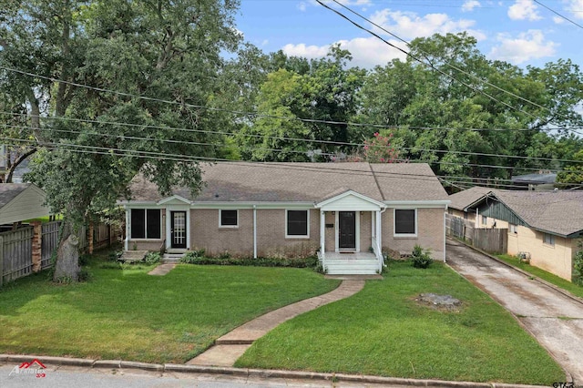 305 Smith St, Henderson, TX 75652 - photo 1