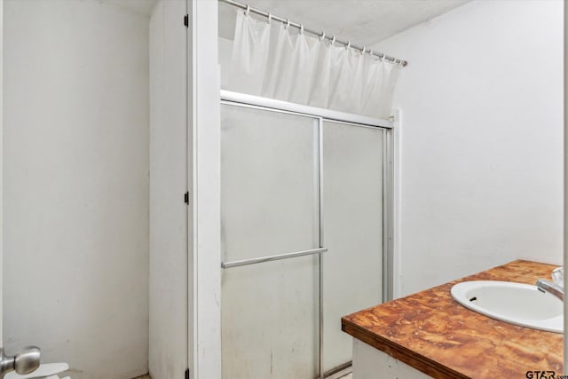13386 Fm 858, Ben Wheeler, TX 75754 - full bathroom featuring curtained shower and a sink