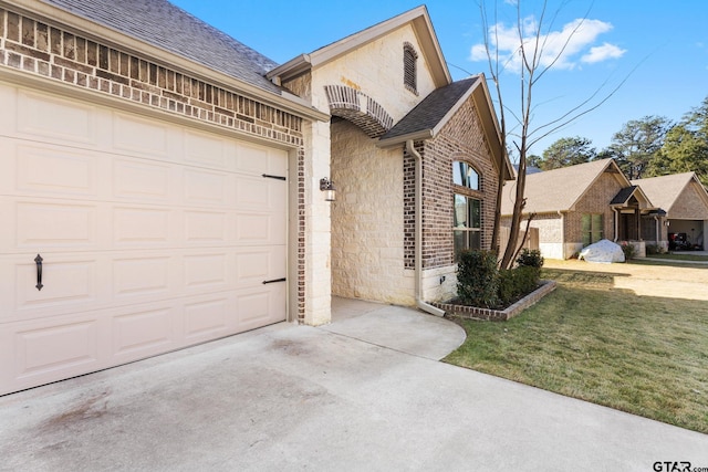 front of property with a front yard