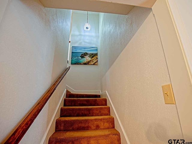 3020 Great Oaks Cir, Tyler, TX 75703 - stairway featuring a textured wall